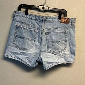 L.e.i. Light Blue Denim Women's Shorts size 14 0091